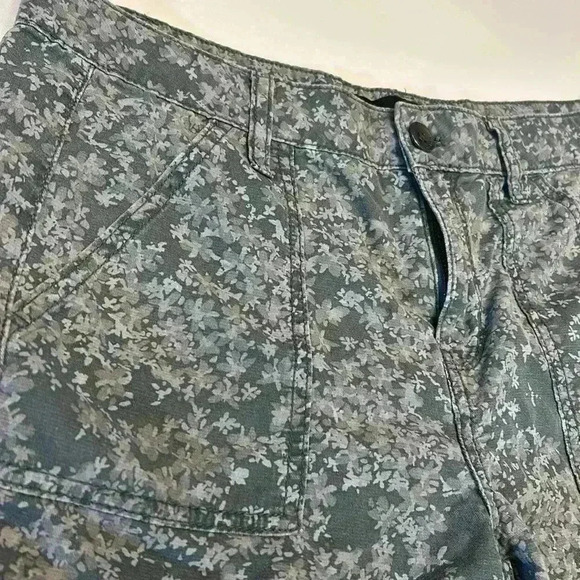 Calvin Klein Shorts Size 6 Cotton Pockets Zip Summer Camp Hike Festival Beach - Picture 2 of 7